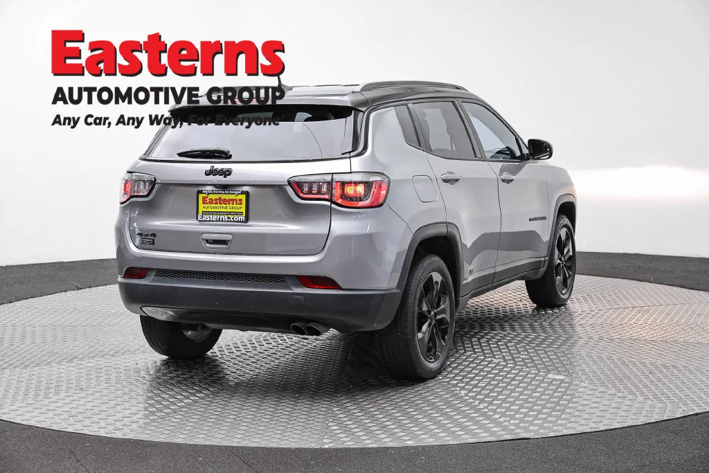 Used 2020 Silver Jeep Latitude image 5