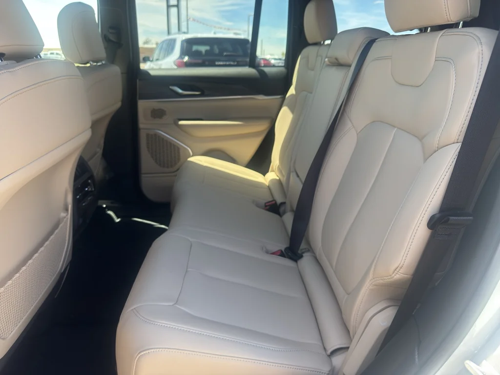 Used 2024 Bright White Clearcoat Jeep Limited image 15