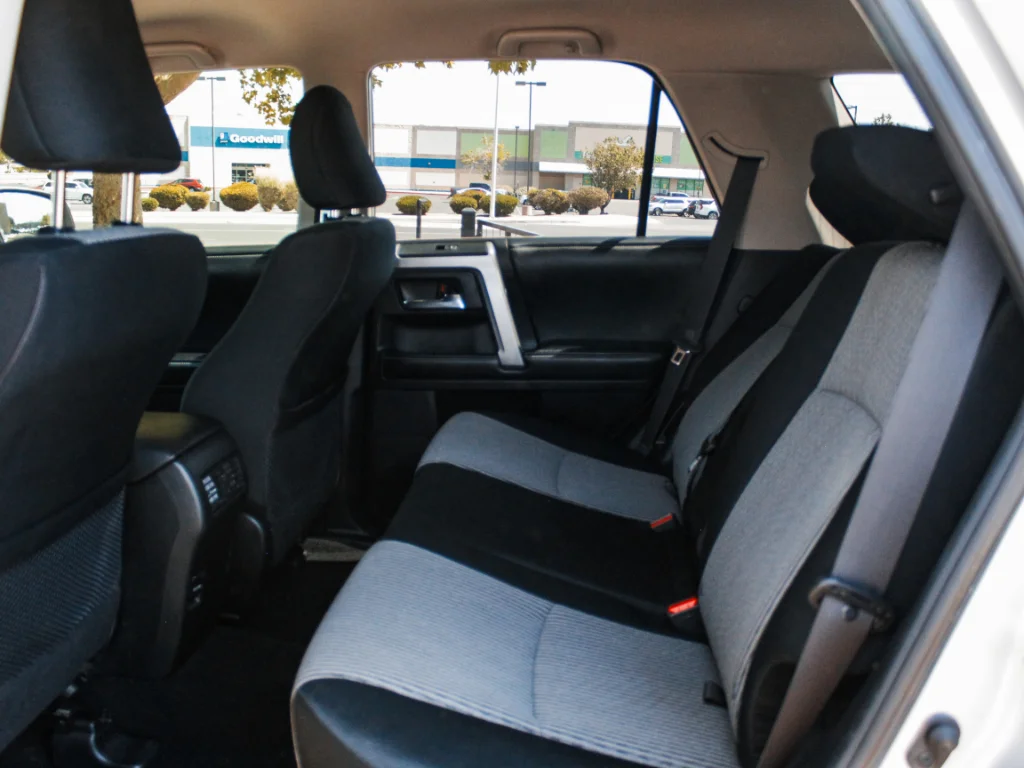 Used 2015 Classic Silver Metallic Toyota SR5 image 24