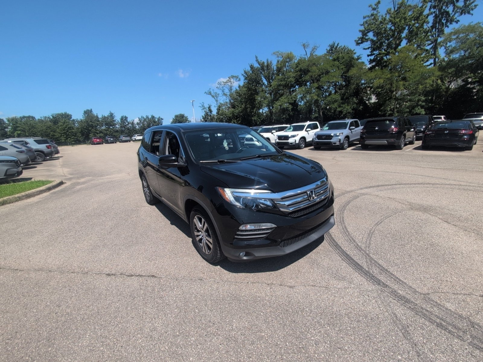 Used 2018 Crystal Black Pearl Honda EX-L image 12