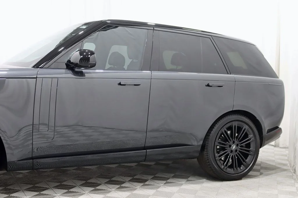 Used 2024 Black Land Rover SE image 3
