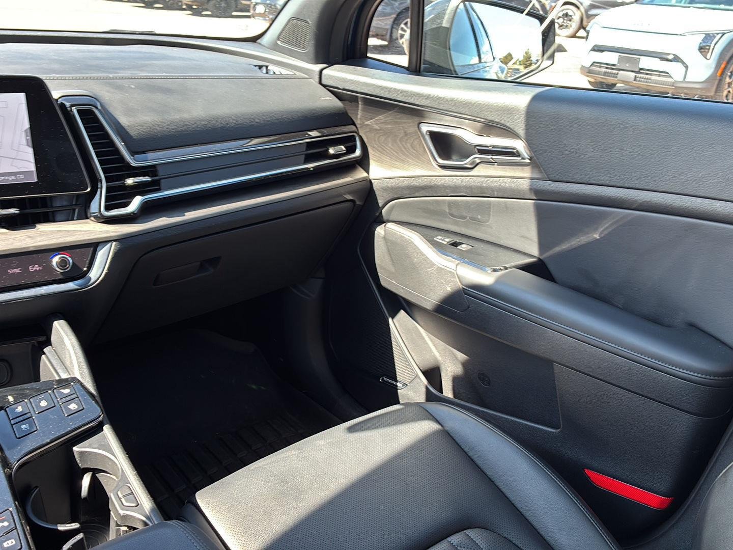 Used 2025 Vesta Blue Kia X-Line Prestige image 29