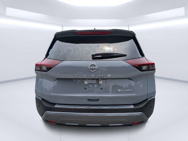 Used 2023 Gray Nissan SL image 4