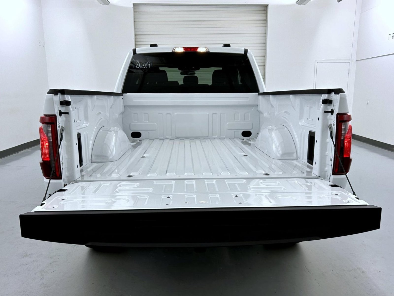 New 2026 Oxford White Ford STX image 21