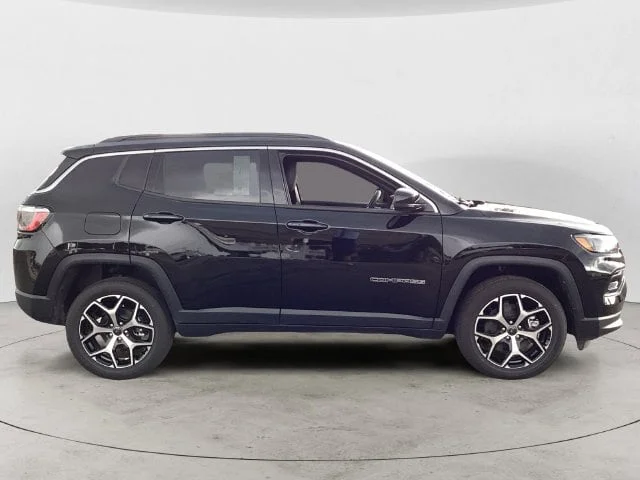 New 2026 Diamond Black Jeep LIMITED 4X4 image 7