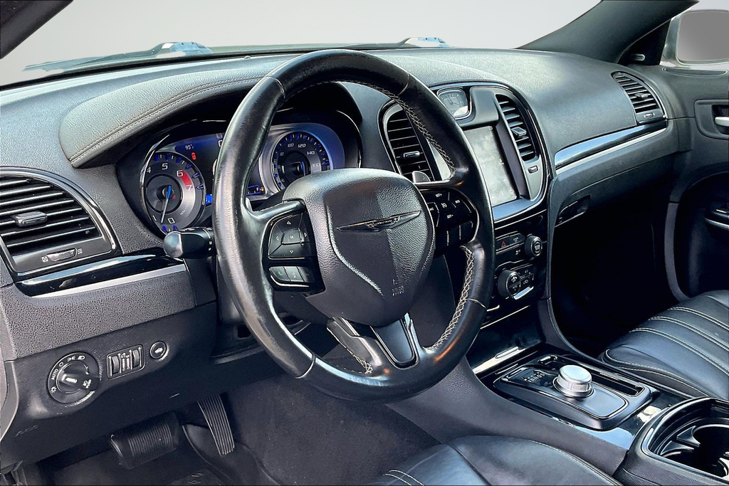 Used 2019 White Chrysler S image 21