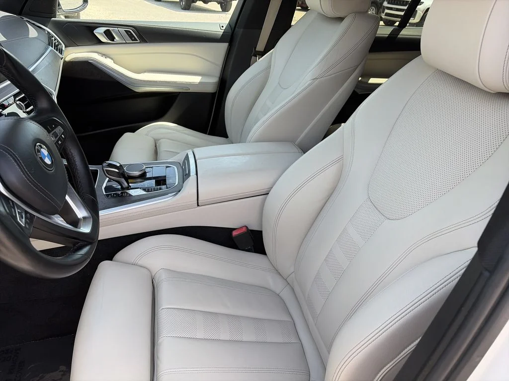 Used 2020 White BMW sDrive40i image 11
