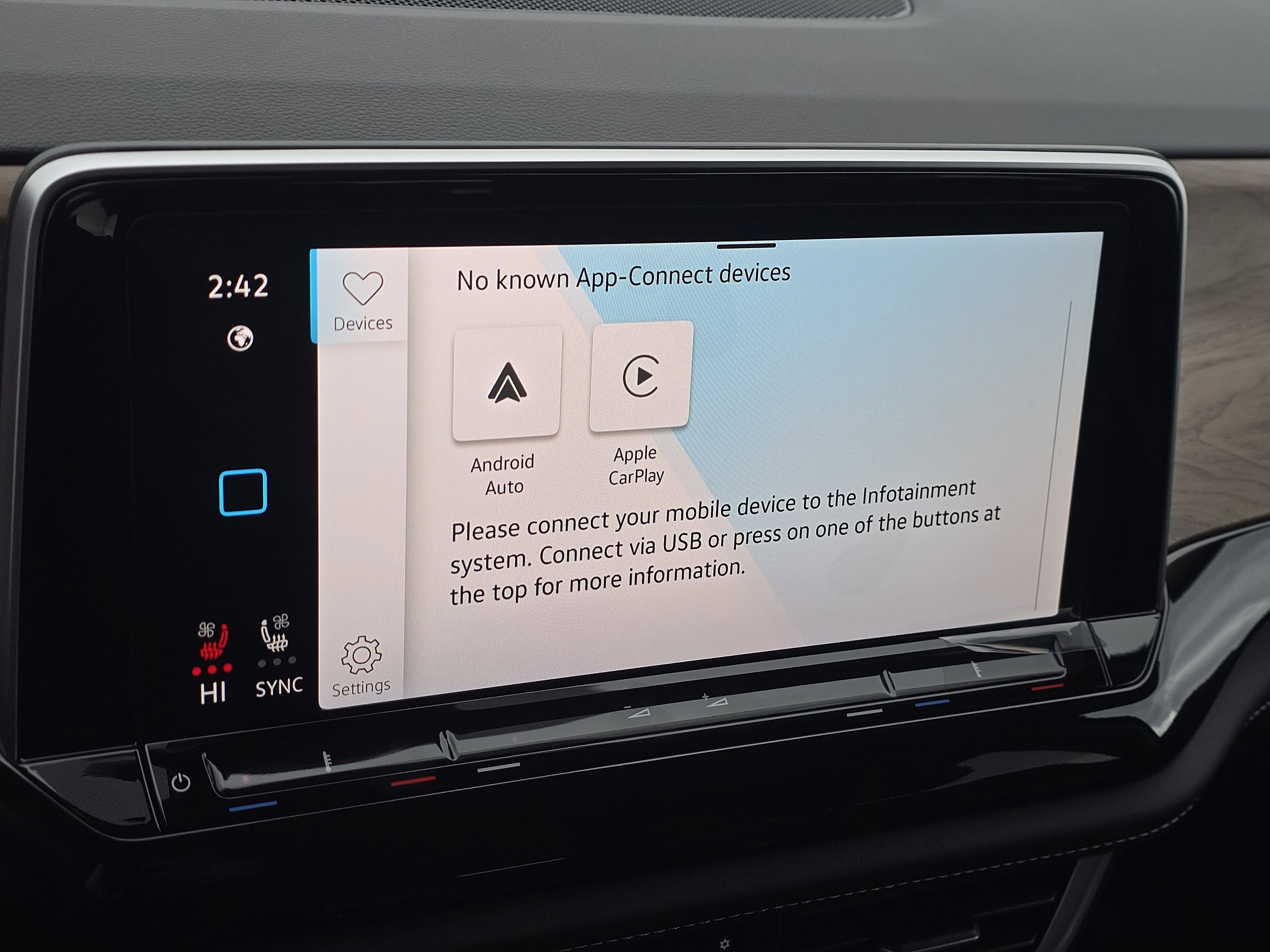New 2026 Pure Gray Volkswagen 2.0T SE w/Technology image 9