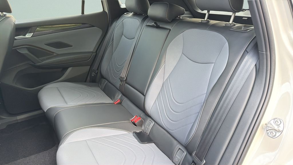 New 2026 Sandstone W/Deep Black Roof Volkswagen 2.0T SE R-Line Black image 30