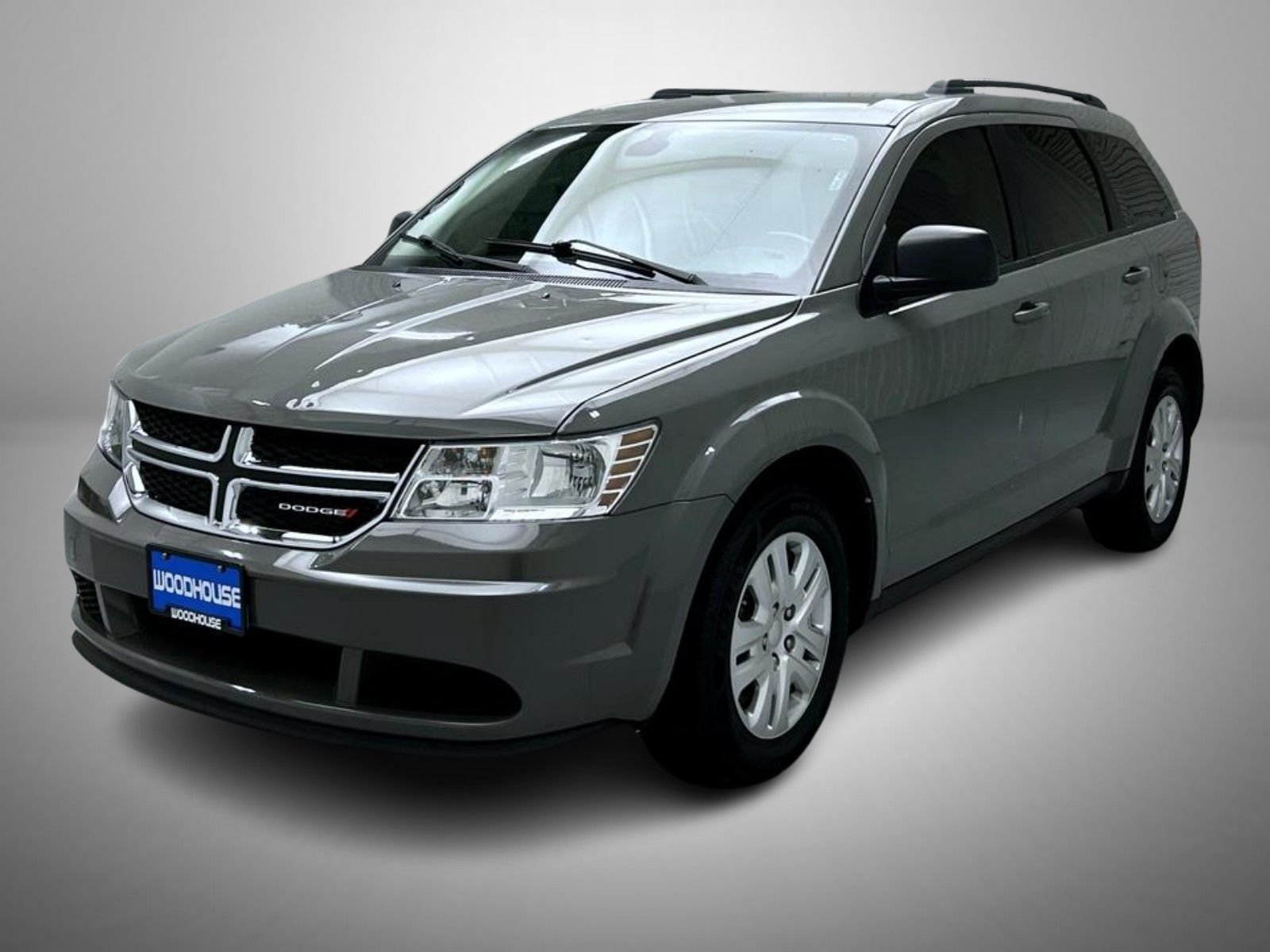 Used 2020 Gray Dodge SE image 1