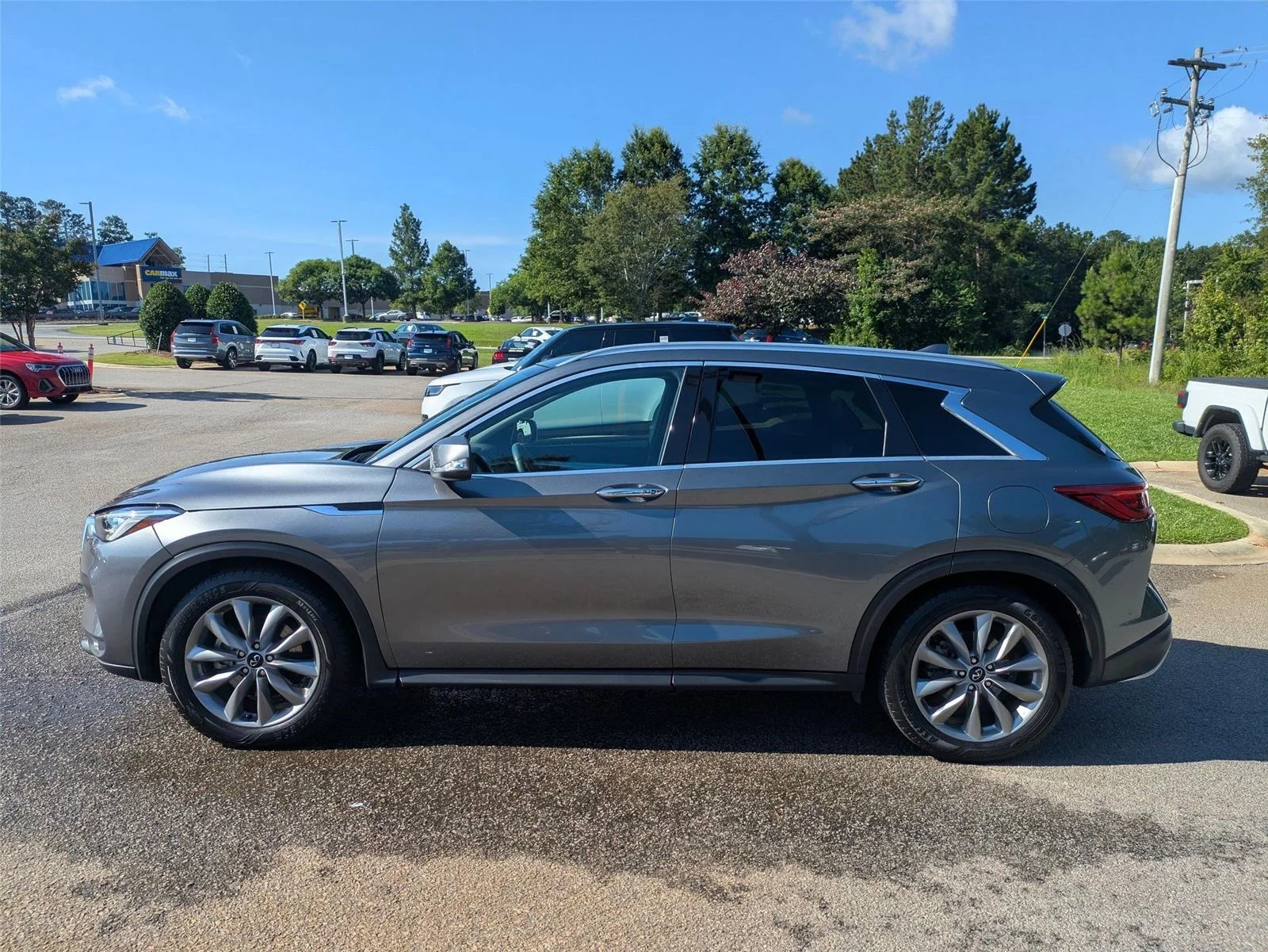 Used 2020  INFINITI LUXE image 8
