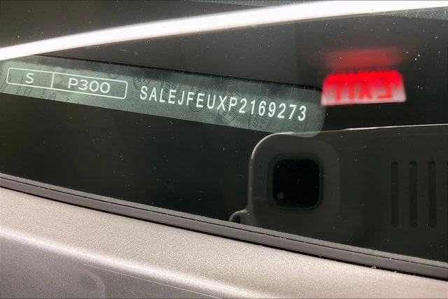 Used 2023 Silver Land Rover S image 24
