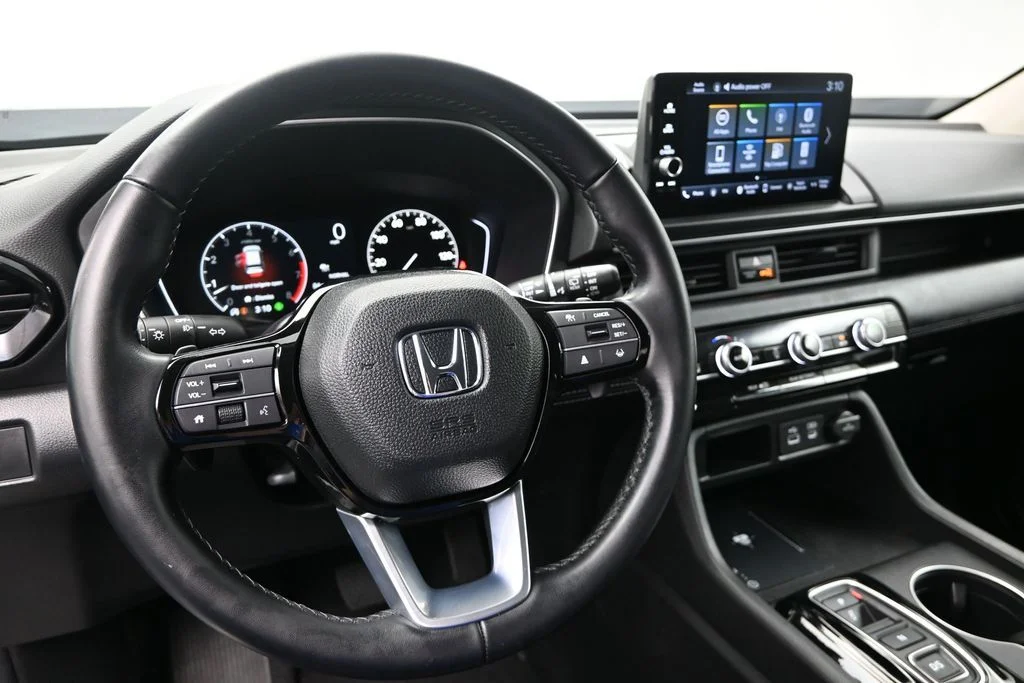Certified Used 2025 Modern Steel Metallic Honda EX-L image 20