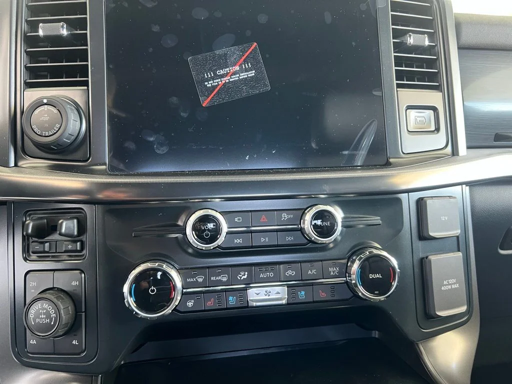 New 2025 Oxford White Ford Lariat® image 12