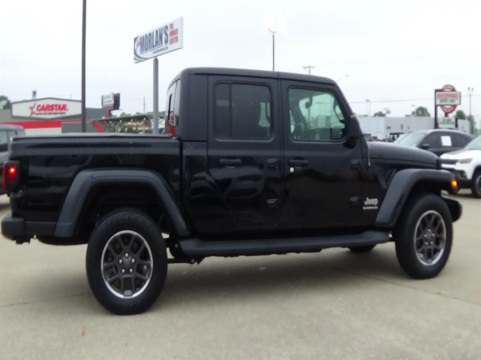 Used 2022 Black Clear Coat (px8) Jeep Overland image 5