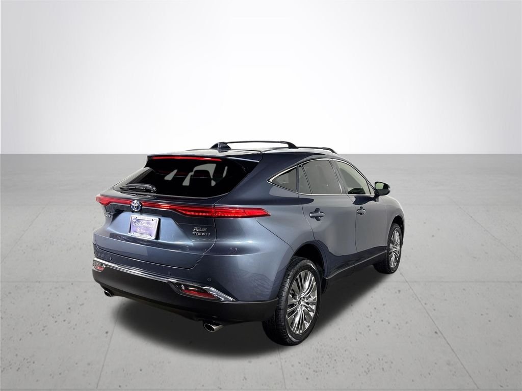 Used 2022 Coastal Gray Metallic Toyota XLE image 6