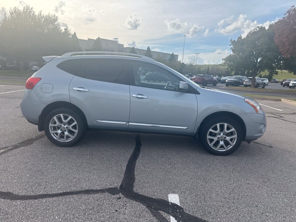 Used 2011 Blue Nissan SV image 4