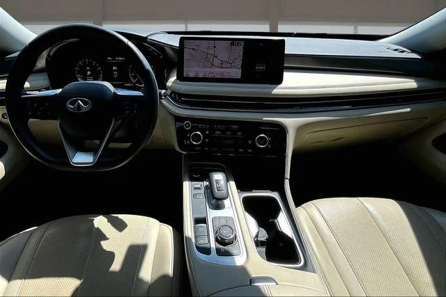 Used 2023 Black INFINITI LUXE image 15