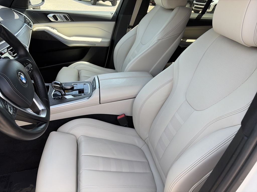 Used 2020 White BMW sDrive40i image 11
