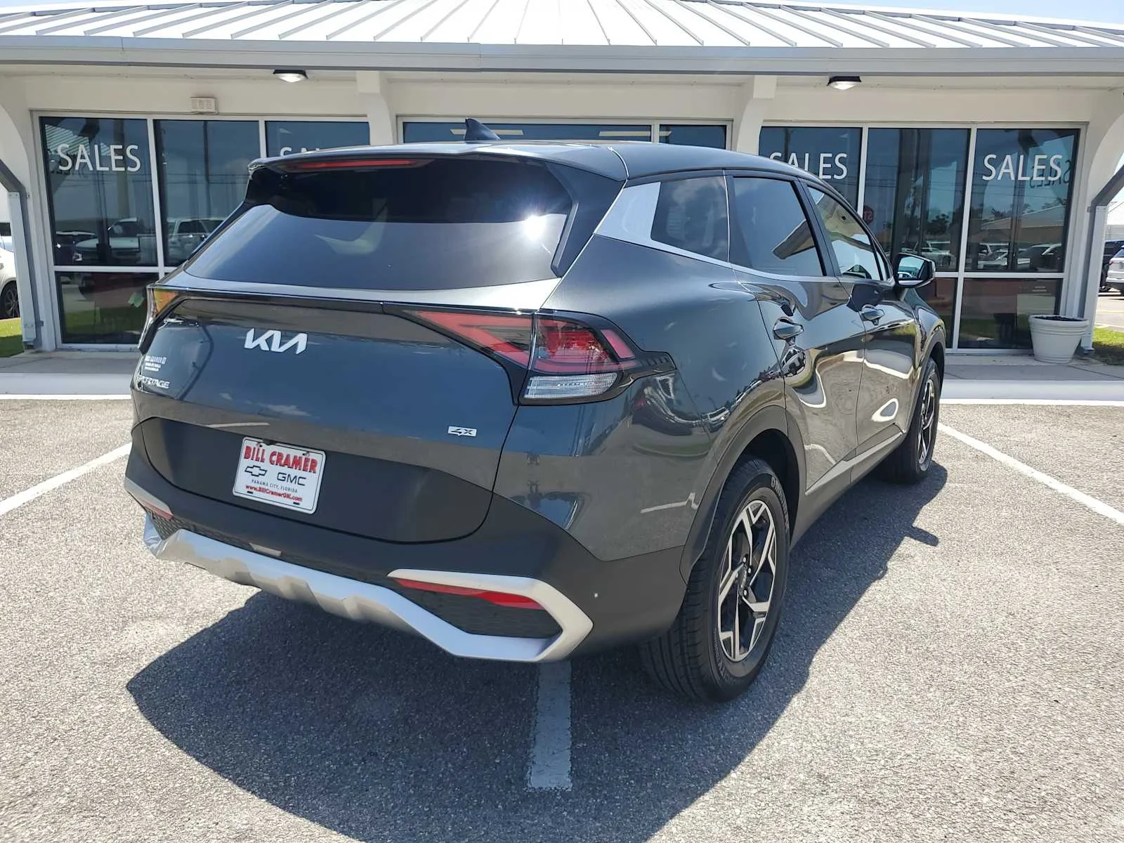 2023 Kia Sportage LX - Photo 8