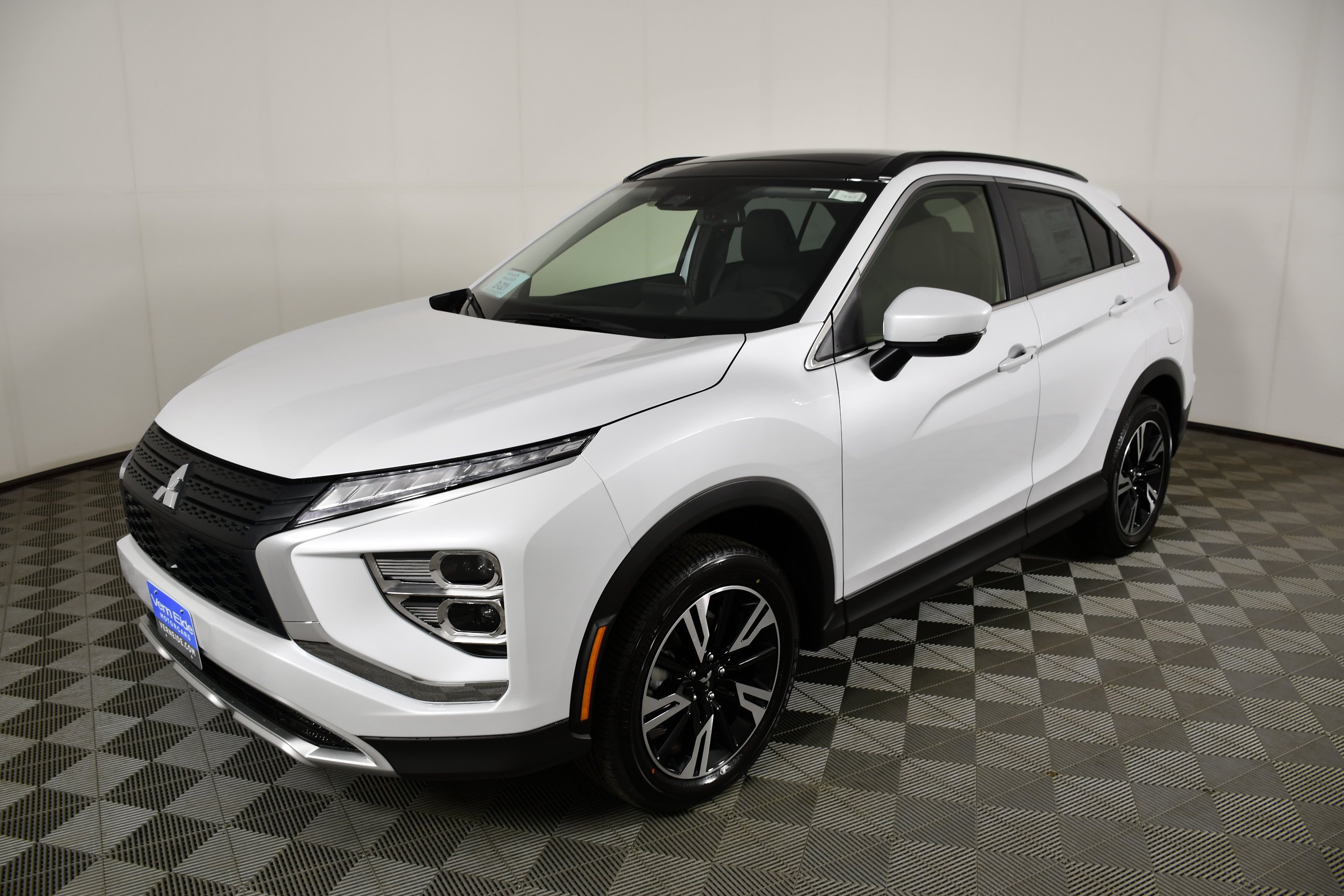 New 2026 White Diamond Mitsubishi SE 1.5T S-AWC image 10