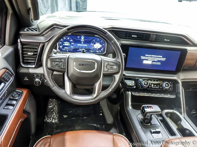 Used 2023 White Frost Tricoat GMC Denali Ultimate image 3