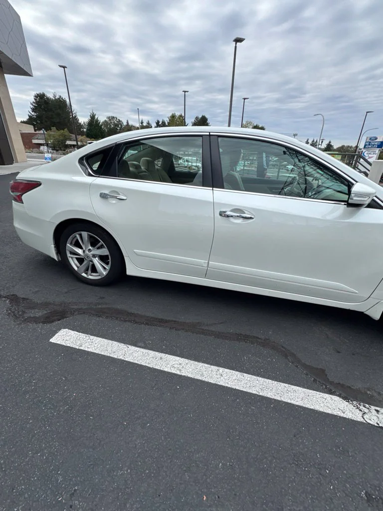 Used 2014 White Nissan 2.5 SV image 4
