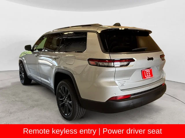 New 2026 Silver Jeep  image 3
