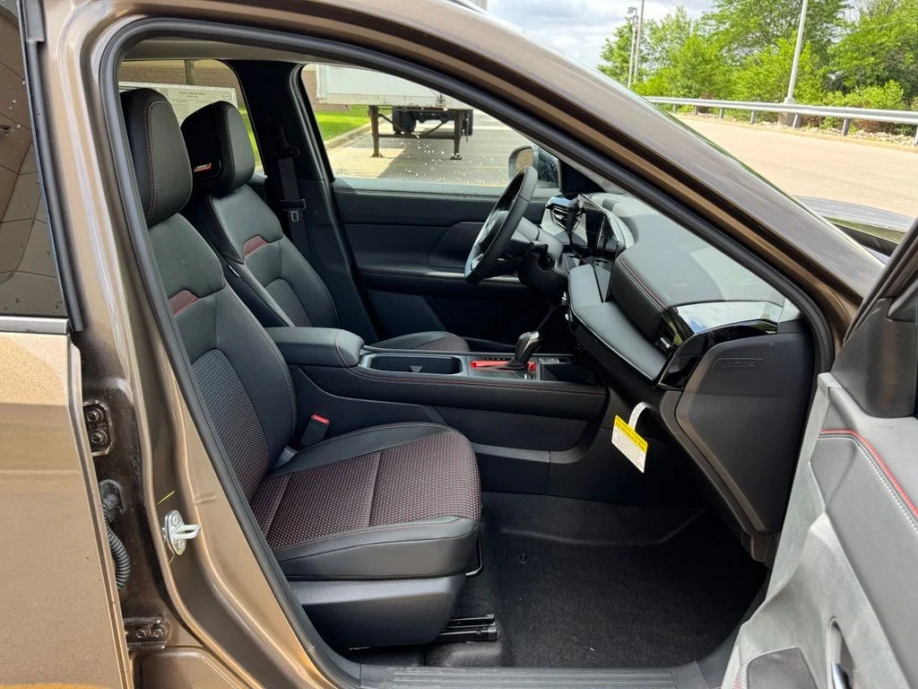 New 2026 Canyon Bronze Metallic Nissan SR image 11