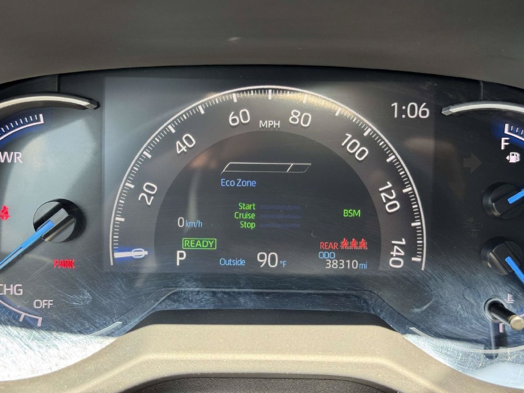 Used 2025 Silver Toyota XLE image 13