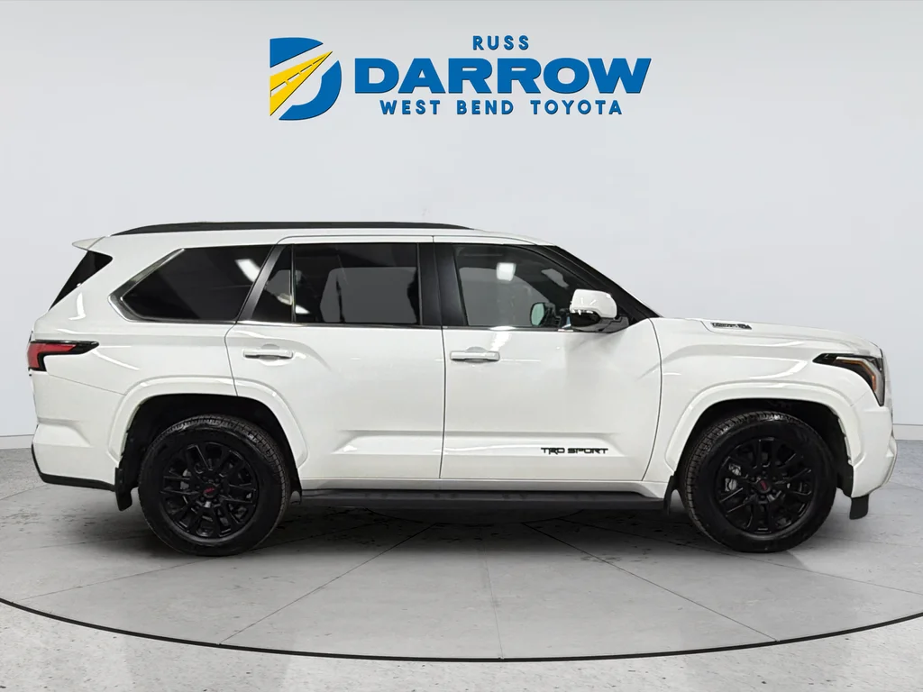 2025 Toyota Sequoia SR5 - Photo 6