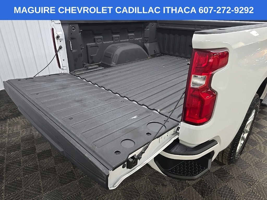 Used 2022 White Chevrolet RST image 11