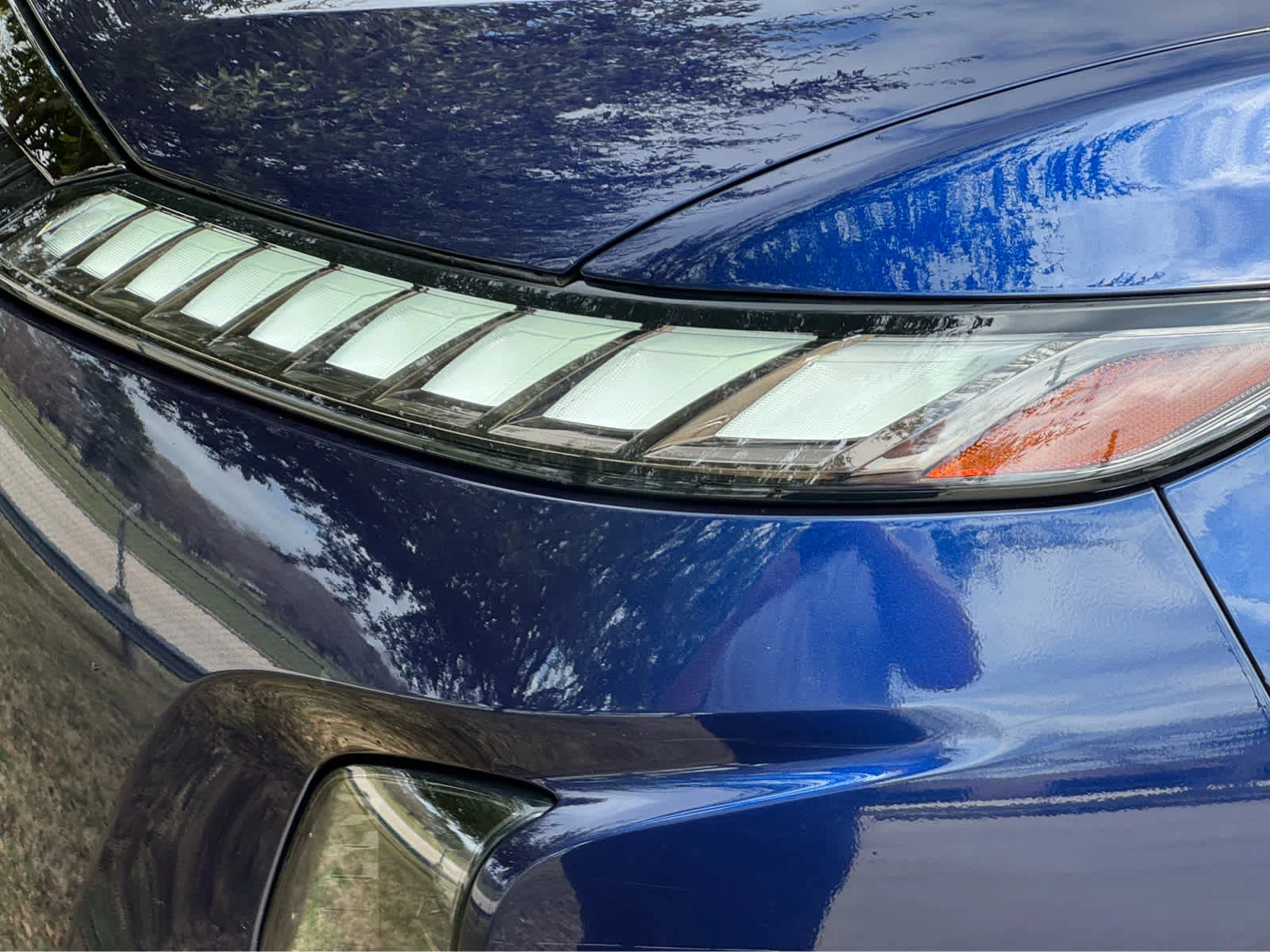 Certified Used 2025 Grand Blue/Black Obsidian INFINITI AUTOGRAPH image 9