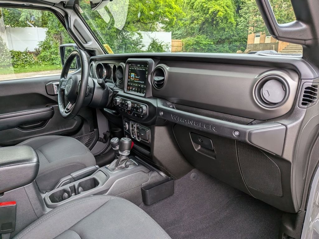 Used 2022 Gray Jeep Unlimited High Tide image 25