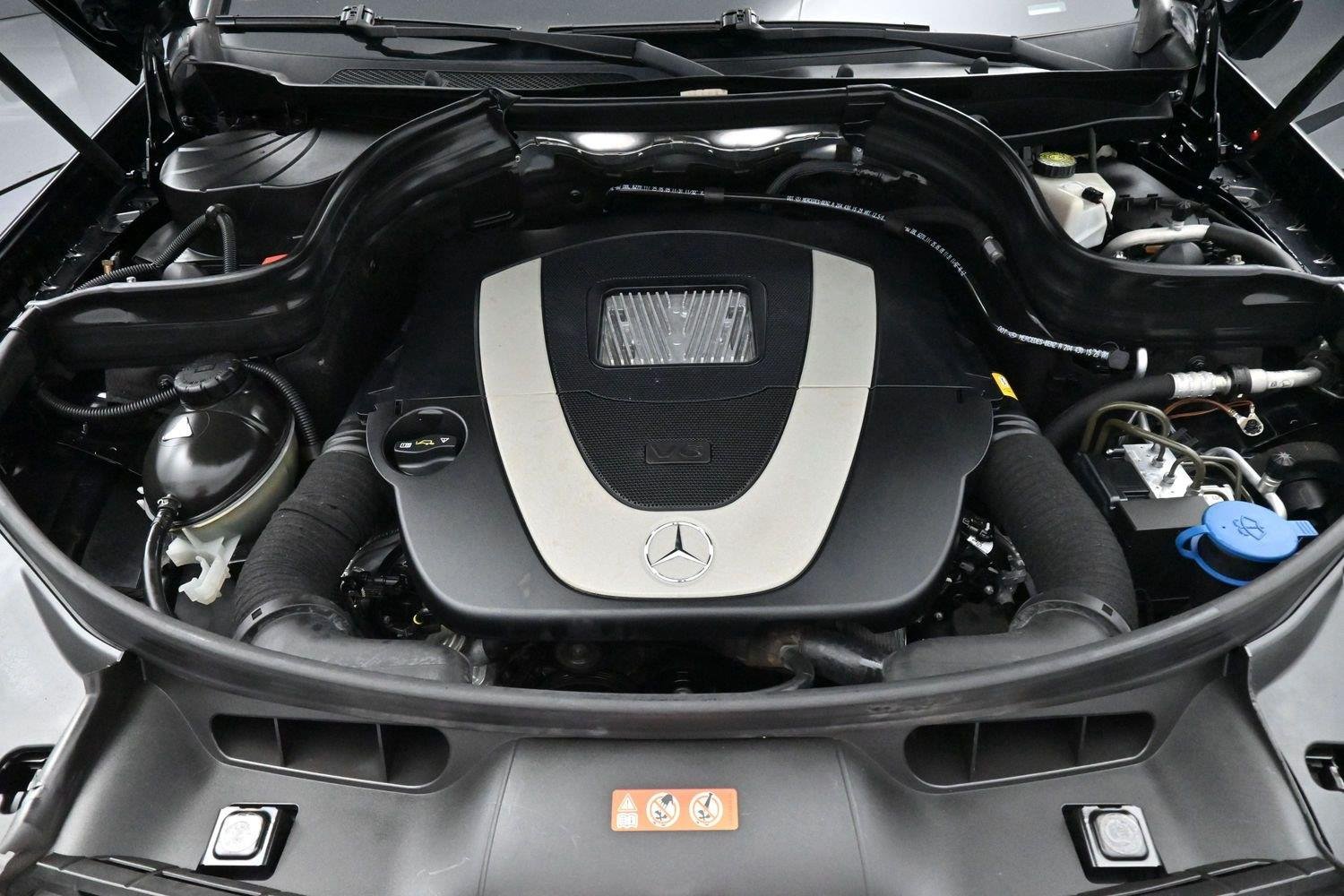 Used 2010 Black Mercedes-Benz GLK 350 image 38