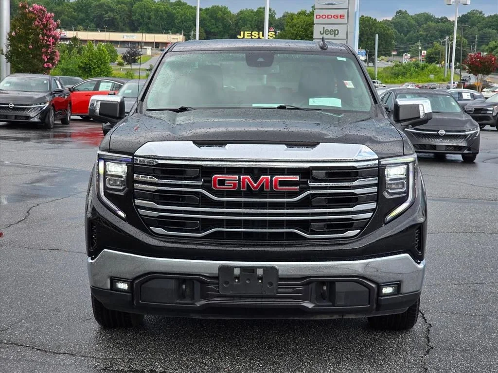 Used 2025 Black GMC SLT image 22