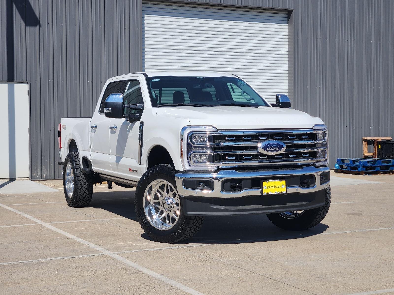New 2026 Star White Metallic Tri-Coat Ford F-250® Lariat® image 1