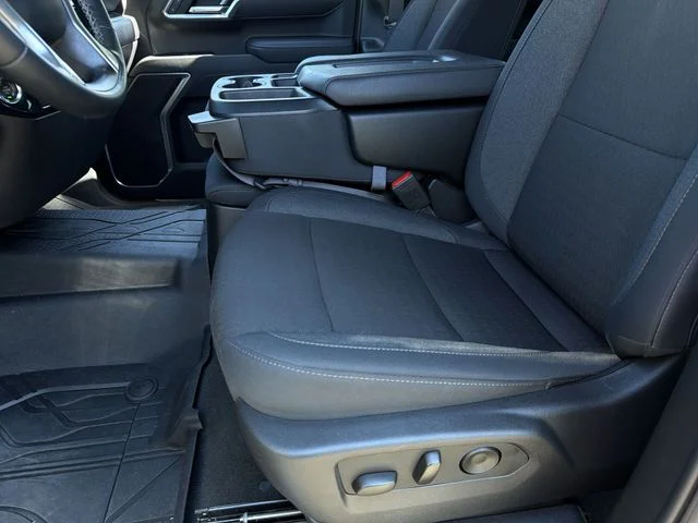 Used 2025 Black Chevrolet LT image 21