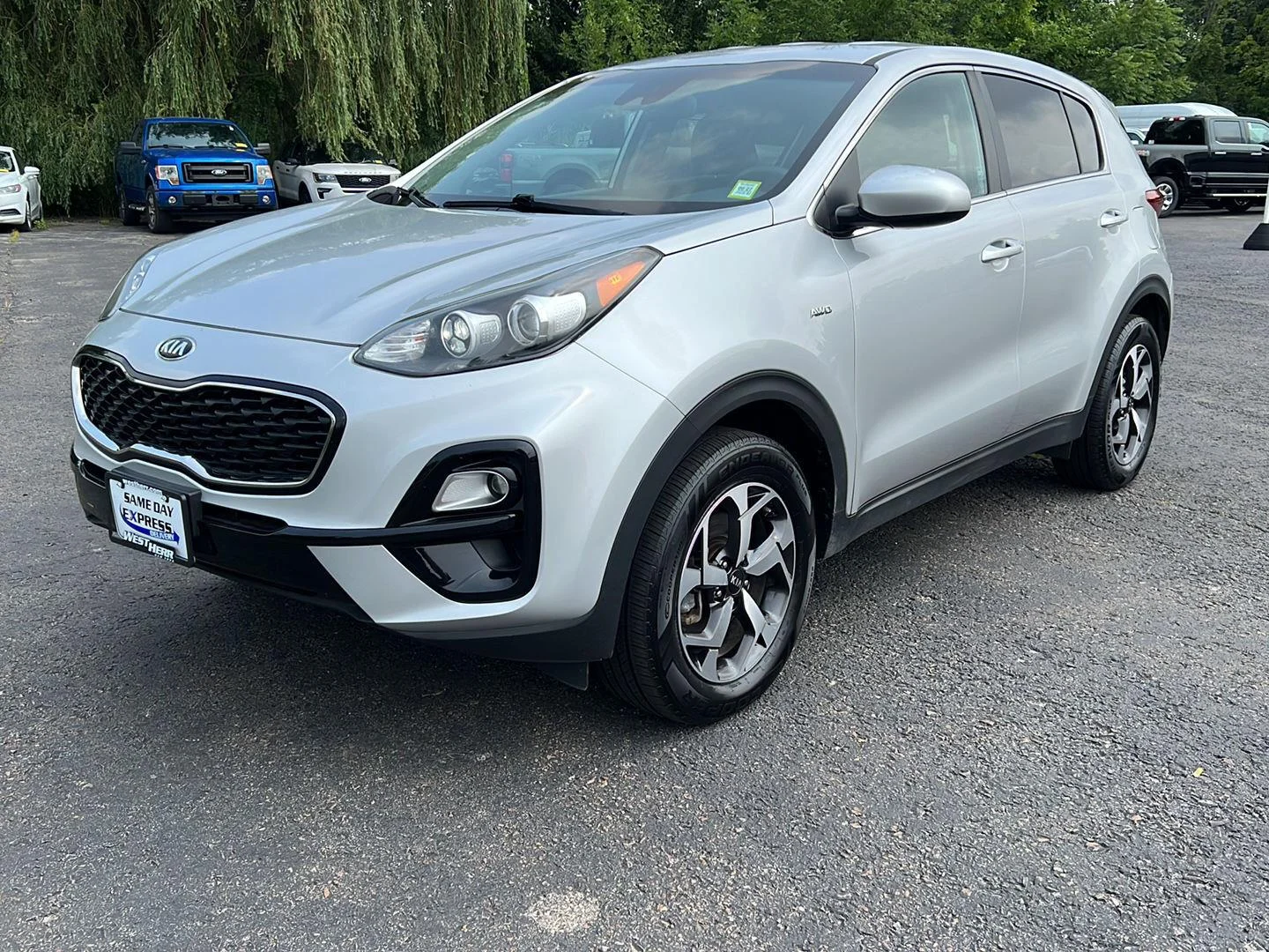 Used 2020 Sparkling Silver Kia LX image 17