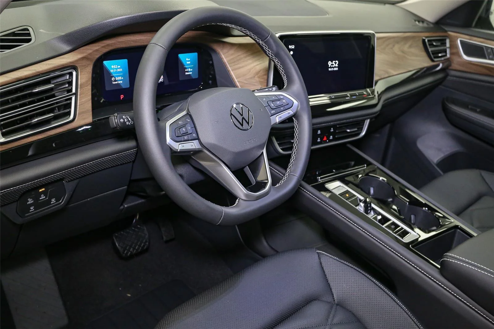 New 2026 Pure Gray Volkswagen 2.0T SE w/Technology image 17