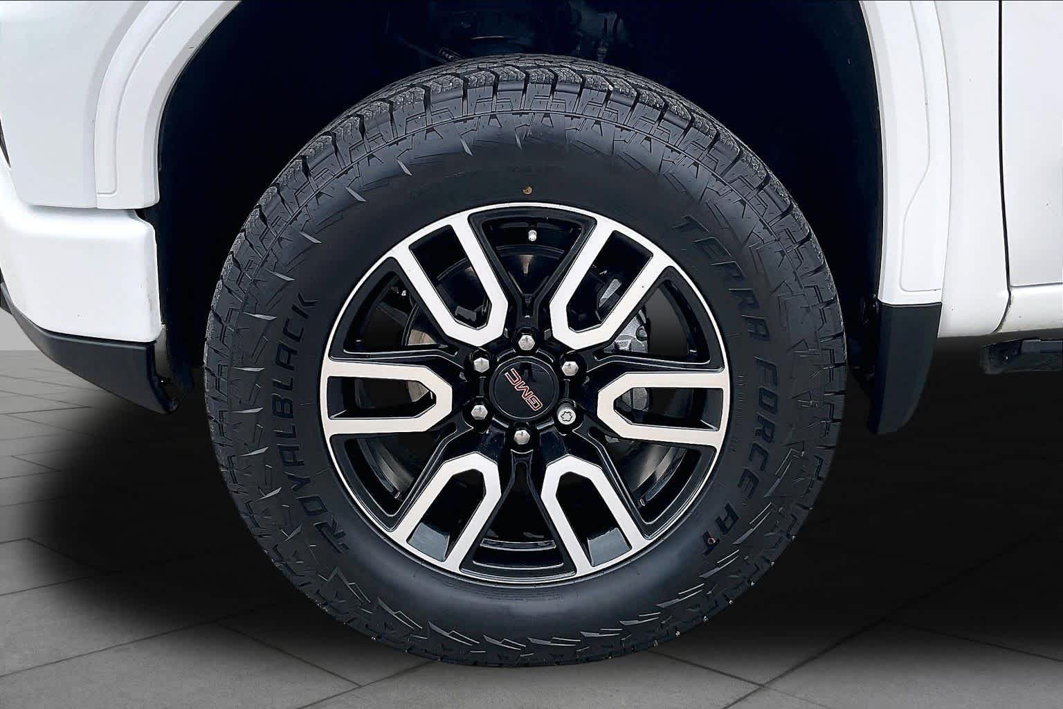 Used 2024 Summit White GMC AT4 image 11
