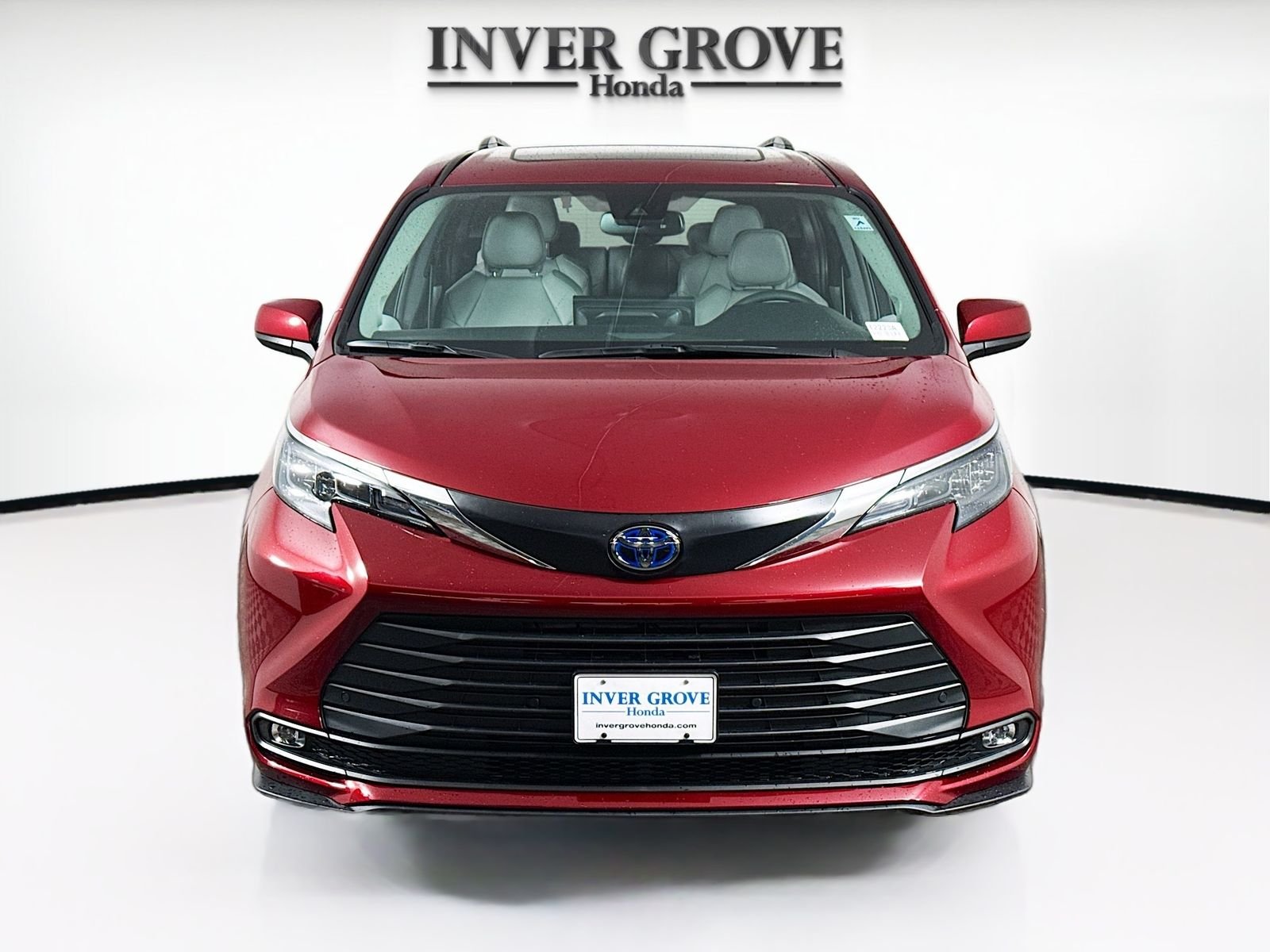 Used 2025 Toyota Sienna XLE with VIN 5TDJSKFC1SS215365 for sale in Inver Grove Heights, Minnesota