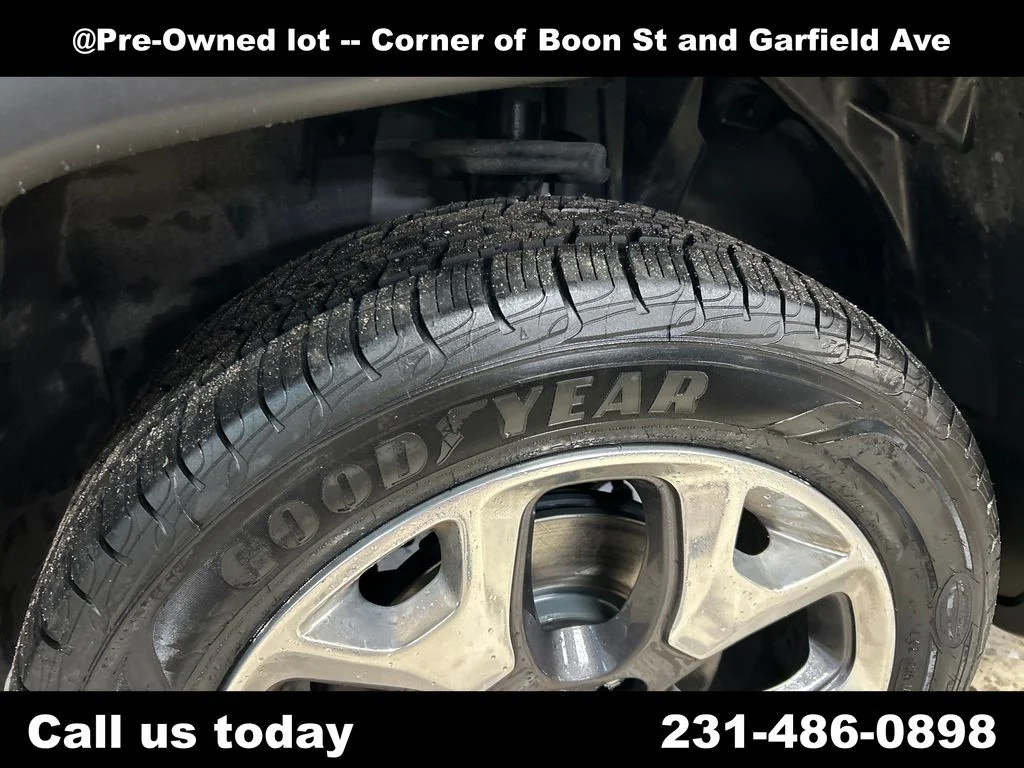 Used 2019 Black Jeep Limited image 12