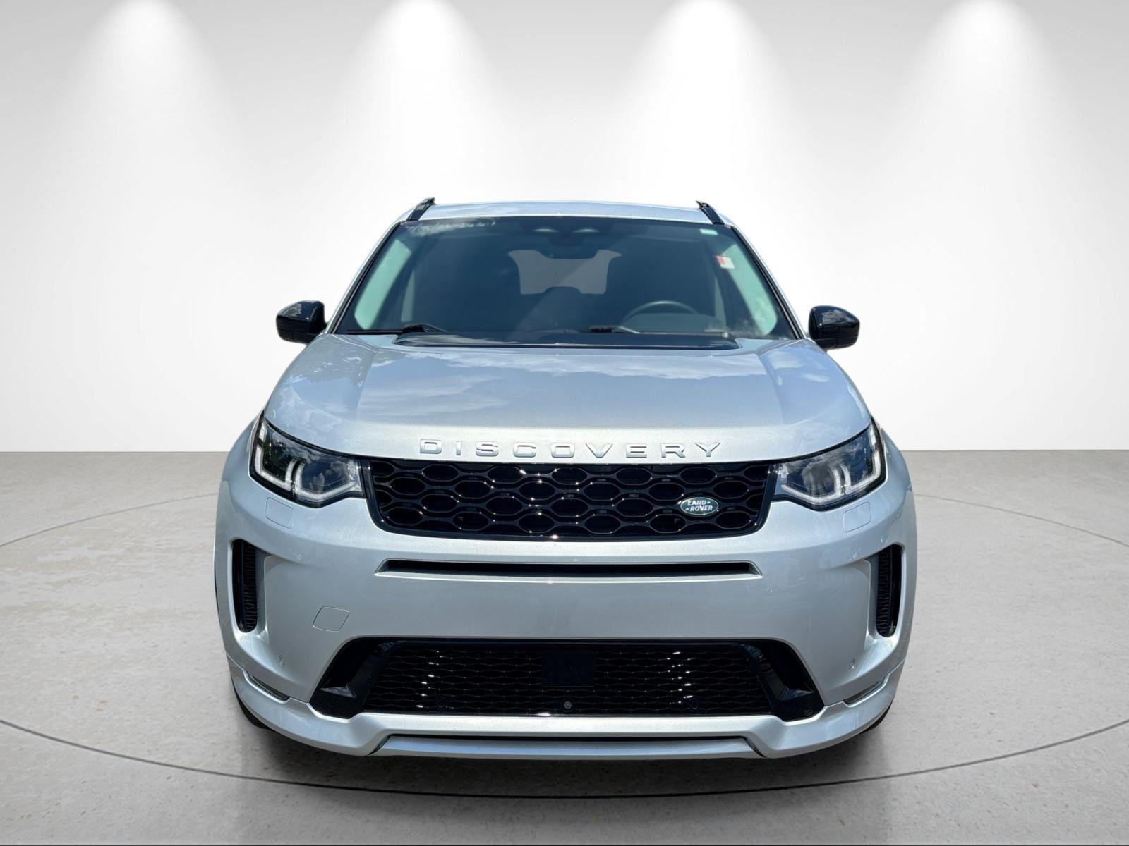 Used 2025 Hakuba Silver Metallic Land Rover S image 8