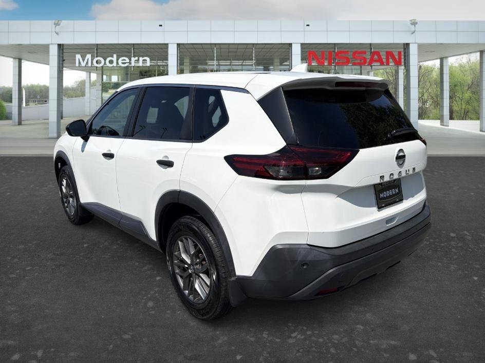 Used 2021 Glacier White Nissan S image 2
