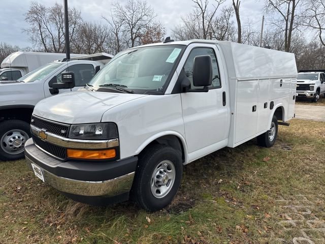 New 2025 Summit White Chevrolet 1WT image 1