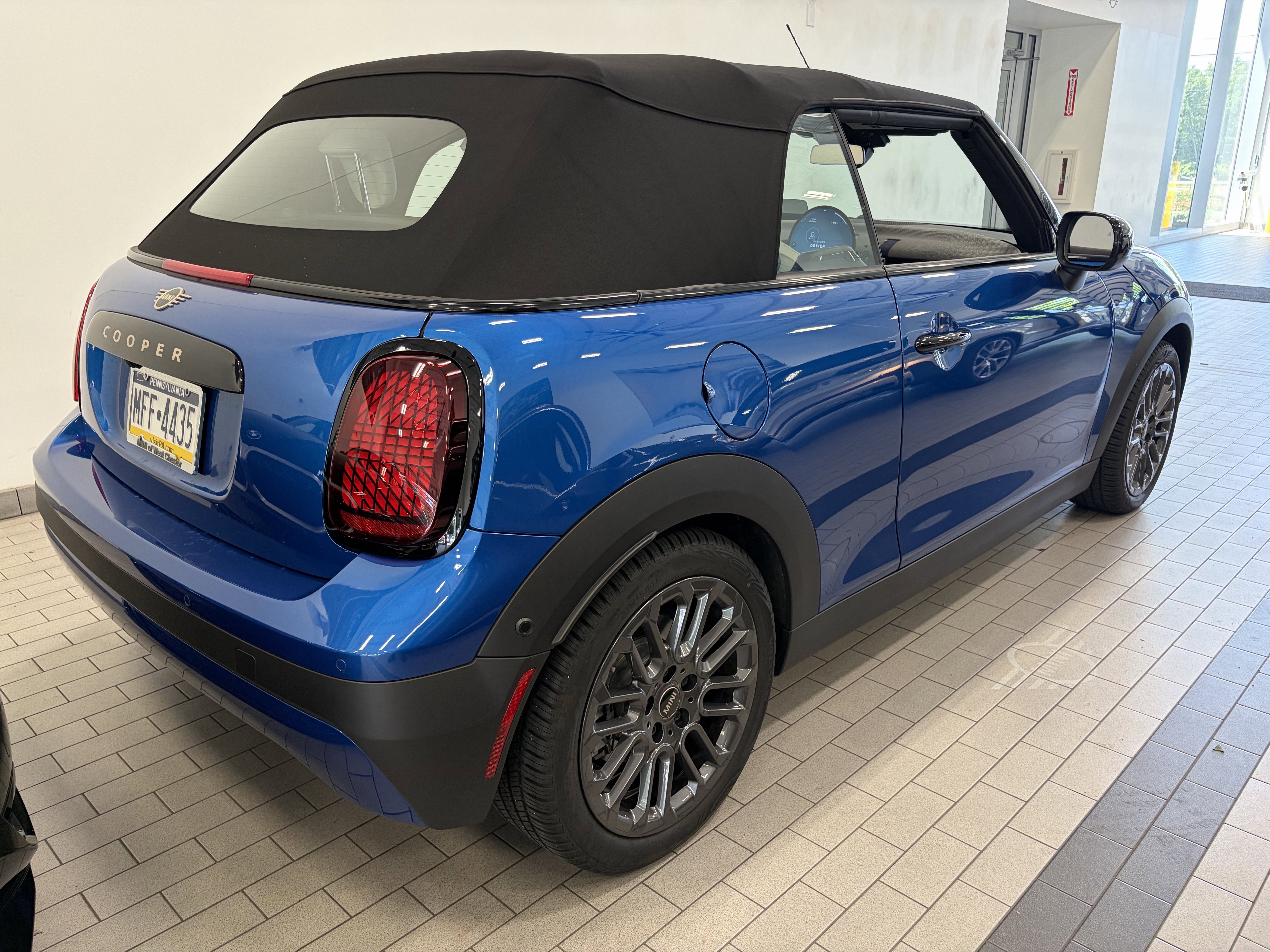 Certified Used 2026 ICY SUNSHINE BLUE MINI Cooper image 4
