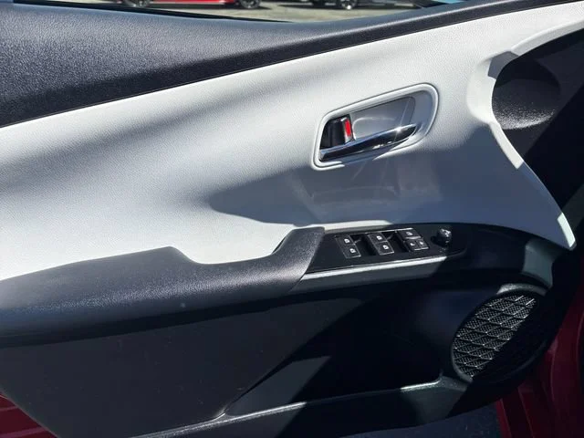 Used 2016  Toyota Two image 13