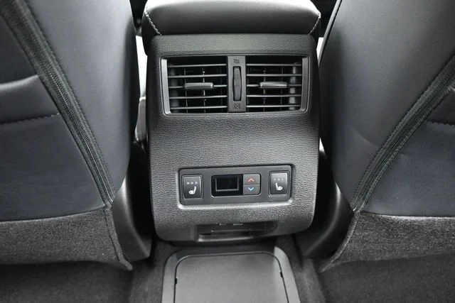 New 2026 Black Nissan Platinum image 33