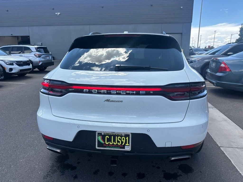 Used 2021  Porsche Base image 10